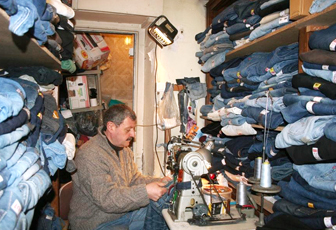 Le réparateur de jeans